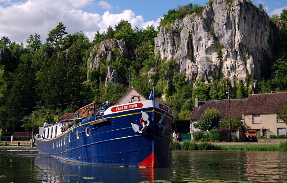 European Waterways Announces Black Friday Specials of 30% Off on Select Barge Charters in France 1