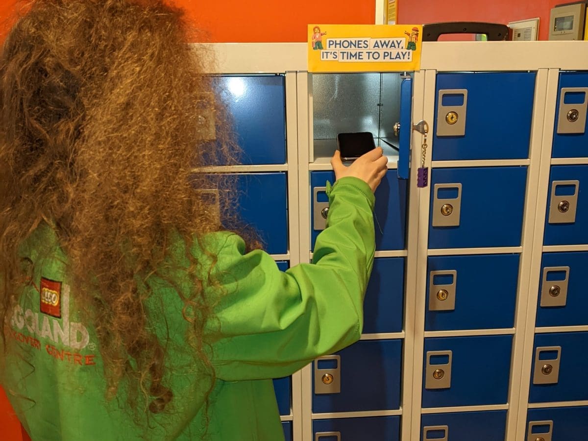 SWITCH OFF AND PLAY LEGOLAND DISCOVERY CENTRES INSTALL NEW LOCKERS TO ENCOURAGE GUESTS TO KEEP OFF THEIR PHONES 2