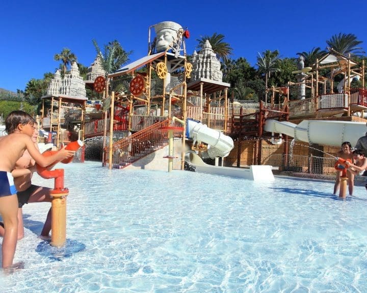 Splash into summer in confidence with THESE expert waterpark safety tips  6