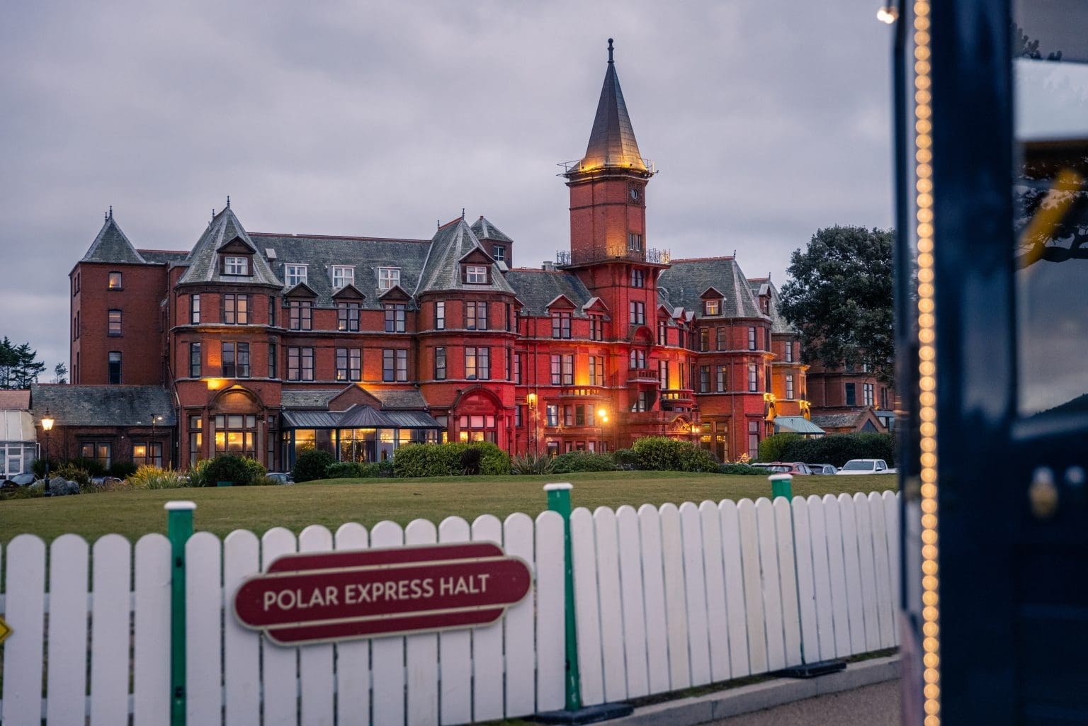 CHRISTMAS AT THE SLIEVE DONARD MARINE HOTELS · Northern Ireland Travel